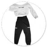 : FELPA  CORTA/BIANCA E PANTALONE NERO